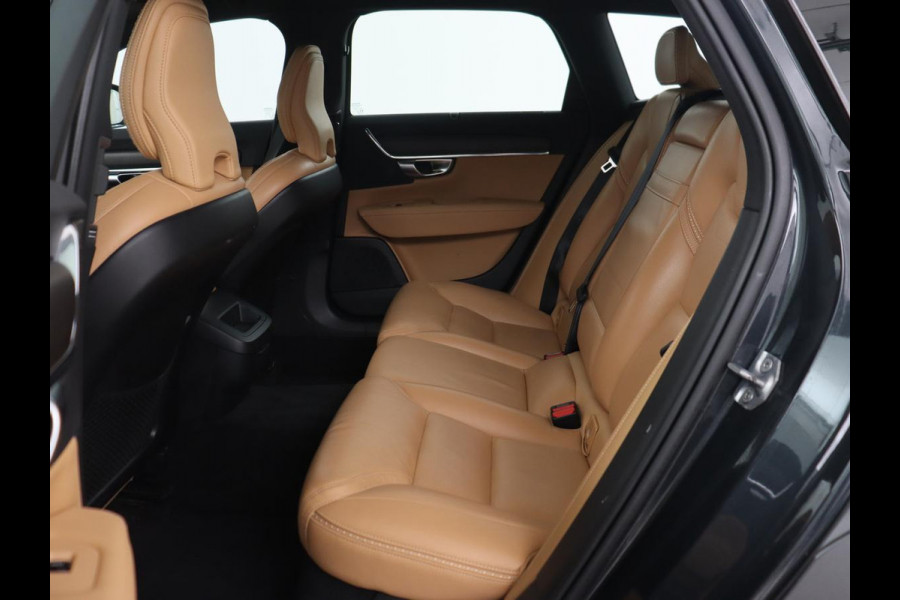 Volvo V90 Cross Country 2.0 T5 AWD | Leder | Trekhaak | Stoelverwarming | Adaptive cruise | Camera | Carplay | 19'' | Navigatie | DAB | Digital Cockpit