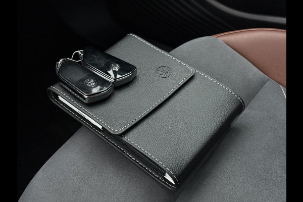 Volkswagen ID.4 Aut. First Edition 77kWh | Trekhaak | Navi | Camera |