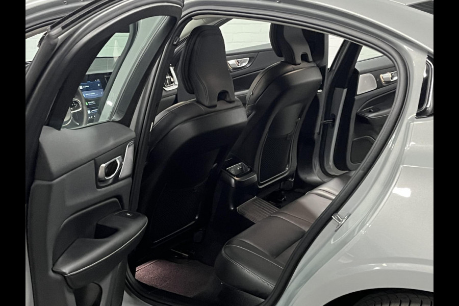 Volvo S60 T8 AWD Ultimate Dark Massage | Open dak | Bowers & Wilkins | Adapt. cruise | Stoelventilatie /-verwarming | Head-up | *455 PK*