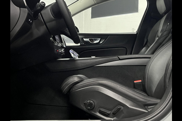 Volvo S60 T8 AWD Ultimate Dark Massage | Open dak | Bowers & Wilkins | Adapt. cruise | Stoelventilatie /-verwarming | Head-up | *455 PK*