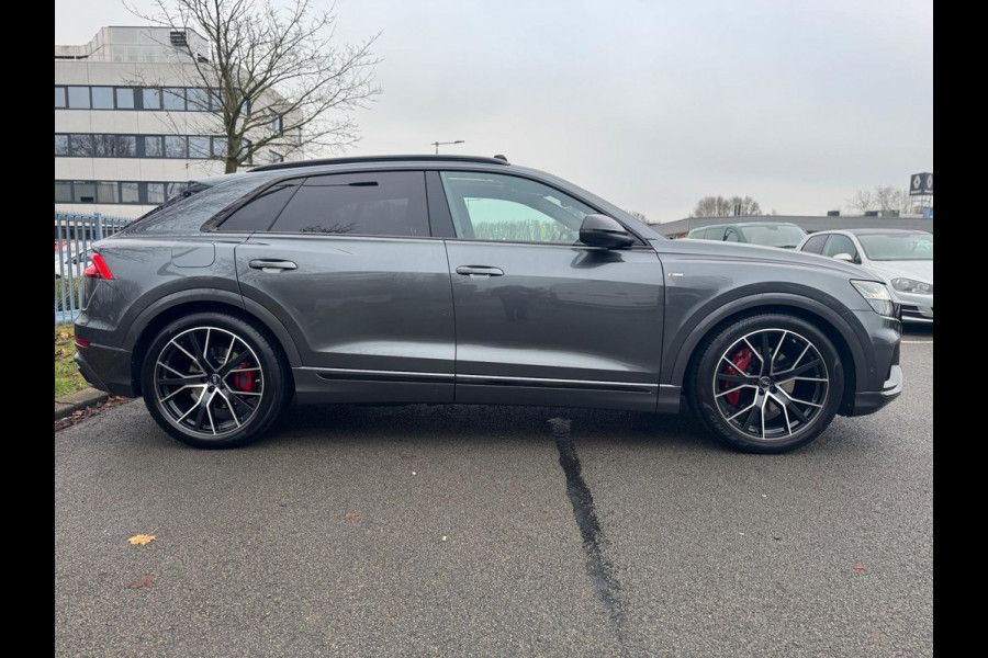 Audi Q8 55 TFSI quattro S Line 340 PK Pano Leder Camera Trekhaak