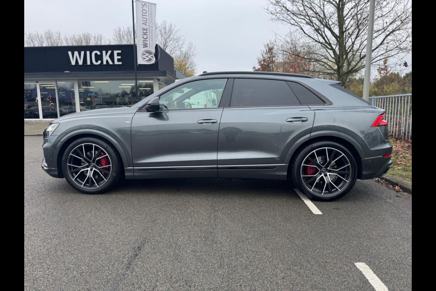 Audi Q8 55 TFSI quattro S Line 340 PK Pano Leder Camera Trekhaak