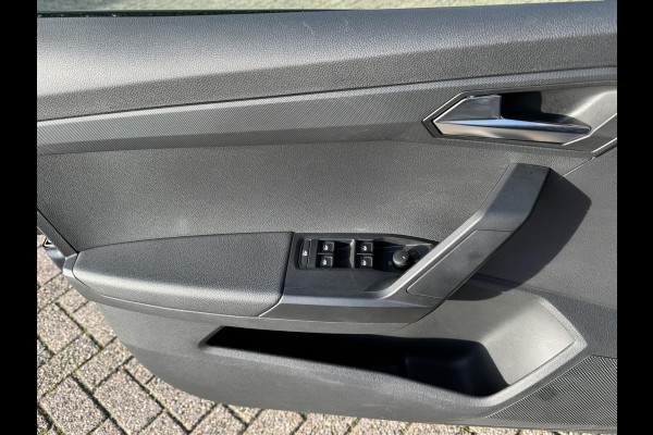 Seat Arona 1.0 TSI Style Business Intense Pdc Carplay DAB radio Clima Led Cruise