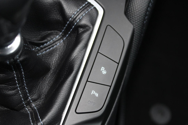 Ford Focus 1.0 EcoBoost Hybrid Active X Business 155pk | Winter Pack | Bang&Olufsen | 10-weg stoel | Adaptive LED | Privacy glass