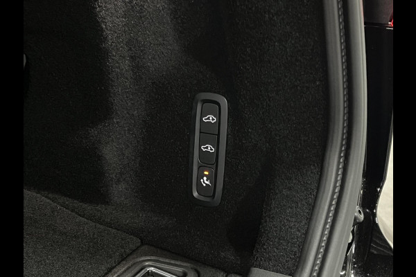Volvo XC60 T8 Ultra Black Edition *455Pk* | Luchtvering | Open dak | Massage | Bowers & Wilkins | Trekhaak | Adapt. cruise control