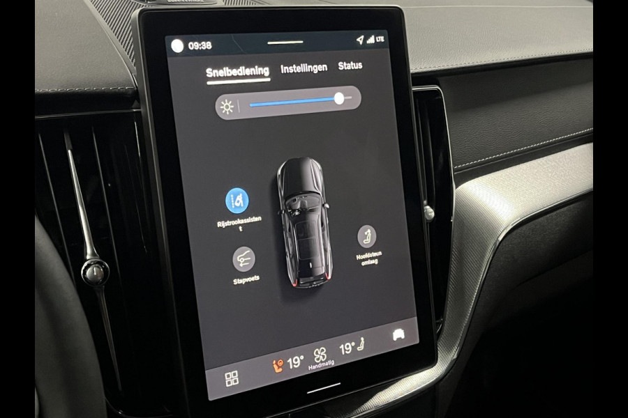 Volvo XC60 T8 Ultra Black Edition *455Pk* | Luchtvering | Open dak | Massage | Bowers & Wilkins | Trekhaak | Adapt. cruise control