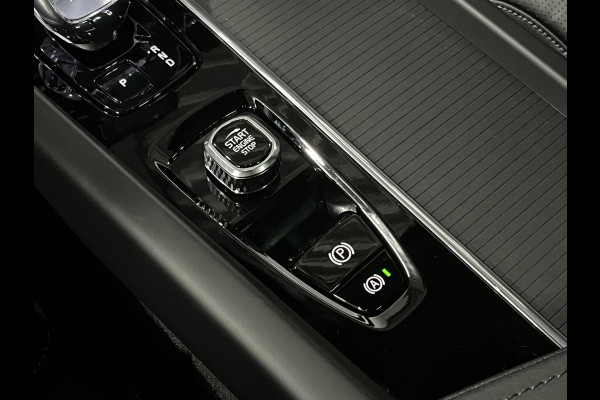 Volvo XC60 T8 Ultra Black Edition *455Pk* | Luchtvering | Open dak | Massage | Bowers & Wilkins | Trekhaak | Adapt. cruise control