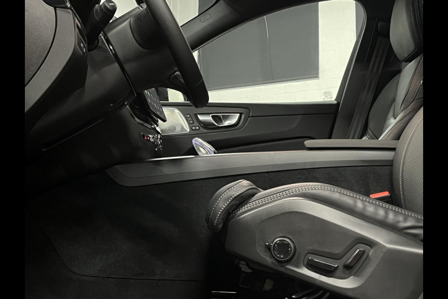 Volvo XC60 T8 Ultra Black Edition *455Pk* | Luchtvering | Open dak | Massage | Bowers & Wilkins | Trekhaak | Adapt. cruise control