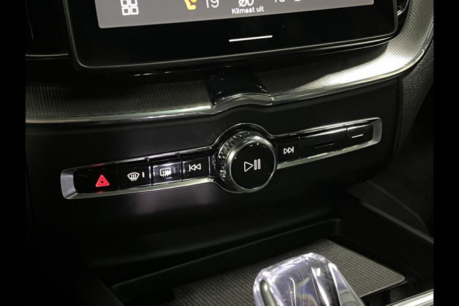 Volvo XC60 T8 Ultra Black Edition *455Pk* | Luchtvering | Open dak | Massage | Bowers & Wilkins | Trekhaak | Adapt. cruise control