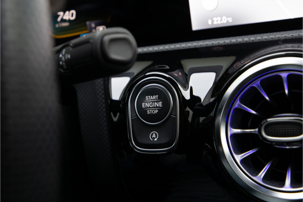 Mercedes-Benz A-Klasse AMG 35 4MATIC Premium Plus, Pano, Performance Seats, Aerodynamica-pack, Nightpack, Vol