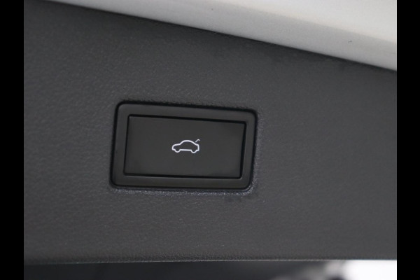 Volkswagen Tiguan 1.4 TSI eHybrid R Line | Matrix LED | Camera | Carplay | Adaptive cruise | 19'' | Navigatie | Park Assist | Virtual Cockpit | Climate control | DAB | Getint glas