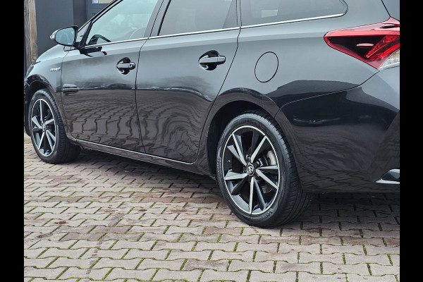 Toyota Auris Touring Sports 1.8 Hybrid Dynamic | Automaat | Navi | Cruise | Camera | LMV | Keyless |