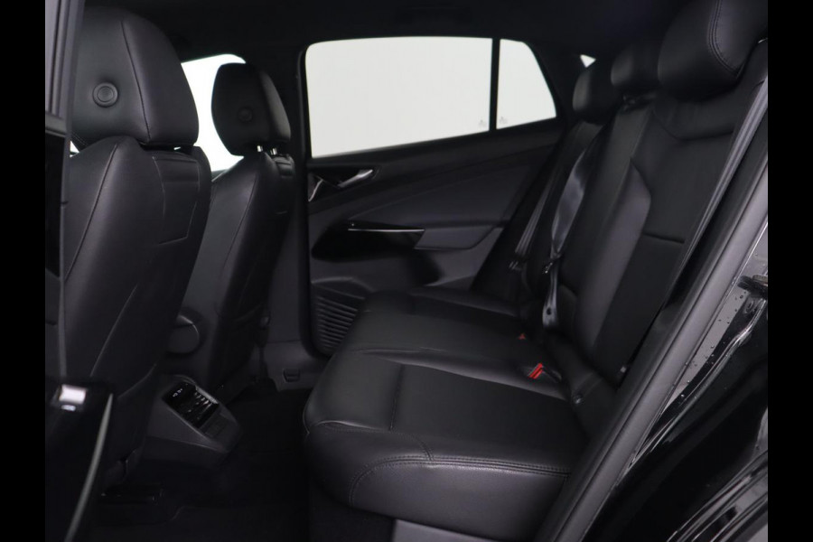 Volkswagen ID.5 Pro 77 kWh | Warmtepomp | Leder | 360 Camera | Stoelverwarming | Keyless | Adaptive cruise | Carplay | Sfeerverlichting | Navigatie | Matrix LED | 20'' | Side Assist