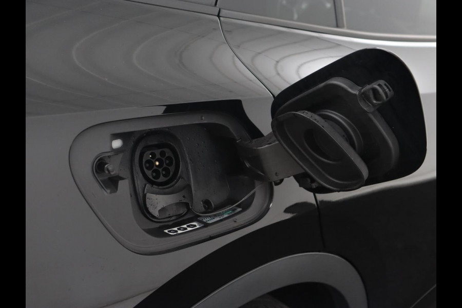 Volkswagen ID.5 Pro 77 kWh | Warmtepomp | Leder | 360 Camera | Stoelverwarming | Keyless | Adaptive cruise | Carplay | Sfeerverlichting | Navigatie | Matrix LED | 20'' | Side Assist