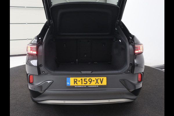 Volkswagen ID.5 Pro 77 kWh | Warmtepomp | Leder | 360 Camera | Stoelverwarming | Keyless | Adaptive cruise | Carplay | Sfeerverlichting | Navigatie | Matrix LED | 20'' | Side Assist