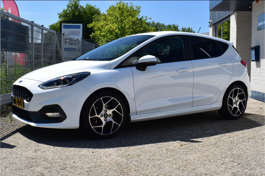 Ford Fiesta 1.5 EcoBoost ST-3 200 PK | Winter Pak. | Carplay | Recaro | LED | Camera