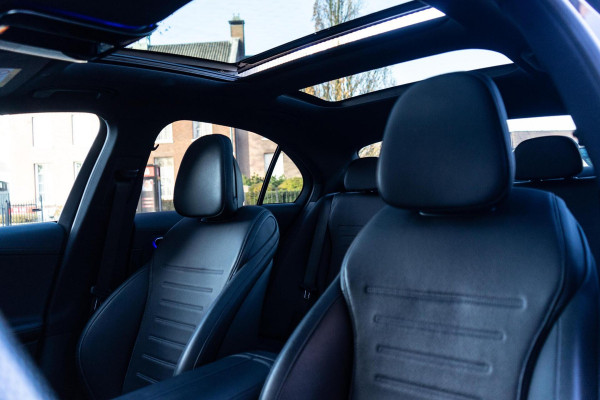 Mercedes-Benz C-Klasse 180 AMG Pano / Leer / Camera