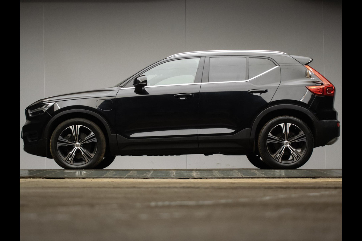 Volvo XC40 1.5 T4 Recharge Inscription Expression (APPLE CARPLAY,NAVI,LED,HARMAN/KARDON,SPORTSTOELEN,TREKHAAK,360 VIEW,CAMERA,PDC)