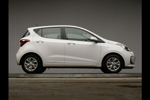 Hyundai i10 1.0i Comfort Sport (CRUISE,BLUETOOTH,ELEKTRISCH PAKKET,LED,AIRCO,SPORTSTOELEN,NIEUWE APK,NETTE STAAT)