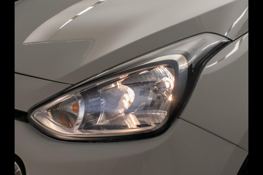 Hyundai i10 1.0i Comfort Sport (CRUISE,BLUETOOTH,ELEKTRISCH PAKKET,LED,AIRCO,SPORTSTOELEN,NIEUWE APK,NETTE STAAT)