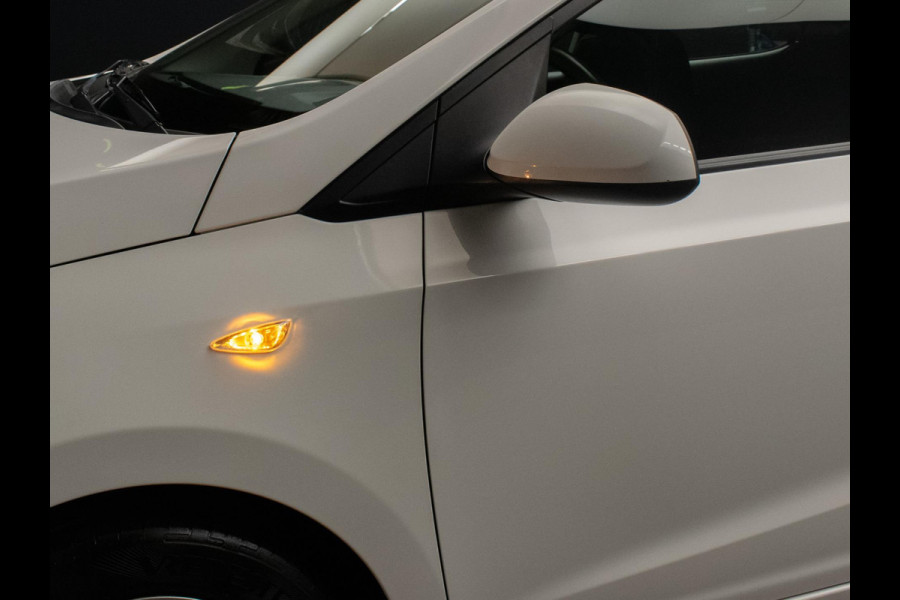 Hyundai i10 1.0i Comfort Sport (CRUISE,BLUETOOTH,ELEKTRISCH PAKKET,LED,AIRCO,SPORTSTOELEN,NIEUWE APK,NETTE STAAT)