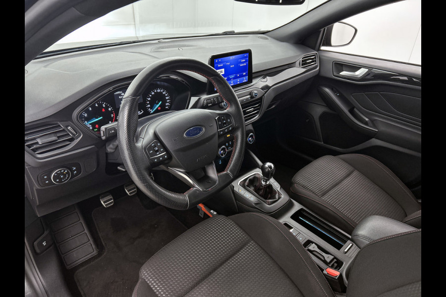 Ford FOCUS Wagon 1.0 EcoBoost Hybrid ST Line Business (NAVIGATIE, CAMERA. B&O, PDC, 1e EIGENAAR, GOED ONDERHOUDEN)