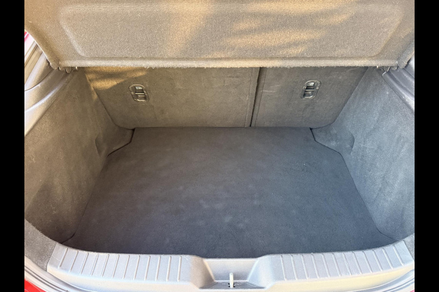 Mazda 3 2.0 e-SkyActiv-G M Hybrid 150 Sportive Mazda 3 2.0 e-SkyActiv-G 150 Sportive | CARPLAY | HEAUD UP DISPLAY | ADAPTIEVE CRUISE CONTROL |