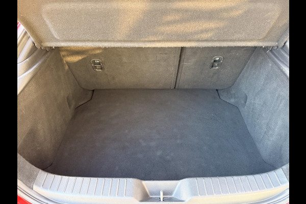 Mazda 3 2.0 e-SkyActiv-G M Hybrid 150 Sportive Mazda 3 2.0 e-SkyActiv-G 150 Sportive | CARPLAY | HEAUD UP DISPLAY | ADAPTIEVE CRUISE CONTROL |