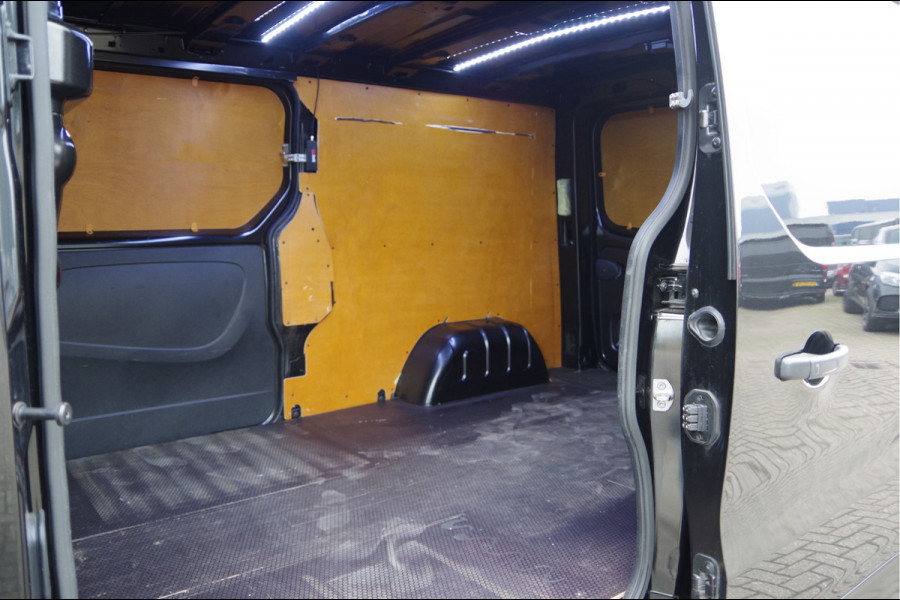 Renault Trafic 2.0 dCi L2 Luxe 170PK AUT. LED, 2X SCHUIFDEUR, STOELVERWARMING, TREKHAAK, CAMERA, NAVI, CRUISE, CLIMA, PARKEERSENSOREN, NL AUTO,