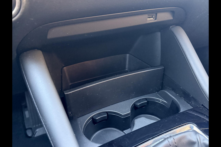 Mazda 3 2.0 e-SkyActiv-G M Hybrid 150 Sportive Mazda 3 2.0 e-SkyActiv-G 150 Sportive | CARPLAY | HEAUD UP DISPLAY | ADAPTIEVE CRUISE CONTROL |