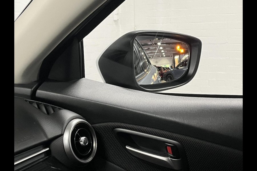 Mazda 2 1.5 SkyActiv-G 90 Automaat | Carplay | Stoelverwarming | Cruise-/Climate control | Navigatie |