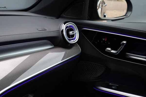 Mercedes-Benz C-Klasse Estate 300 e AMG Line | Distronic | Memory | Panoramadak | Camera | Trekhaak | High Perf. LED | Nightpakket | Sfeerverlichting Premium | Stoelverwarming | Dodehoekassistent |