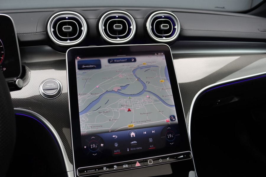 Mercedes-Benz C-Klasse Estate 300 e AMG Line | Distronic | Memory | Panoramadak | Camera | Trekhaak | High Perf. LED | Nightpakket | Sfeerverlichting Premium | Stoelverwarming | Dodehoekassistent |