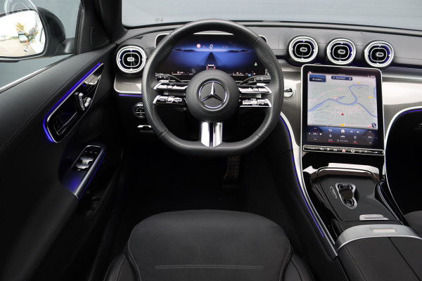 Mercedes-Benz C-Klasse Estate 300 e AMG Line | Distronic | Memory | Panoramadak | Camera | Trekhaak | High Perf. LED | Nightpakket | Sfeerverlichting Premium | Stoelverwarming | Dodehoekassistent |