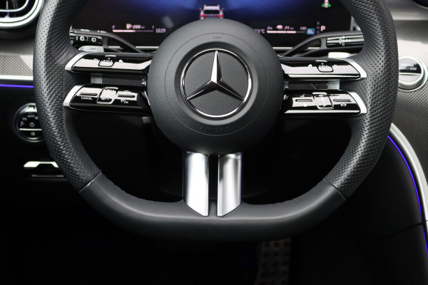 Mercedes-Benz C-Klasse Estate 300 e AMG Line | Distronic | Memory | Panoramadak | Camera | Trekhaak | High Perf. LED | Nightpakket | Sfeerverlichting Premium | Stoelverwarming | Dodehoekassistent |