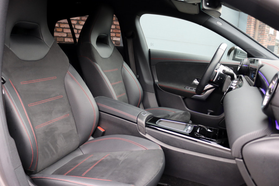 Mercedes-Benz CLA-Klasse Shooting Brake 250 e AMG Line | Facelift | Distronic | Surround Camera | Verwarmd Stuurwiel | Keyless Go | Sfeerverlichting | Apple Carplay/Android Auto | Multibeam LED |