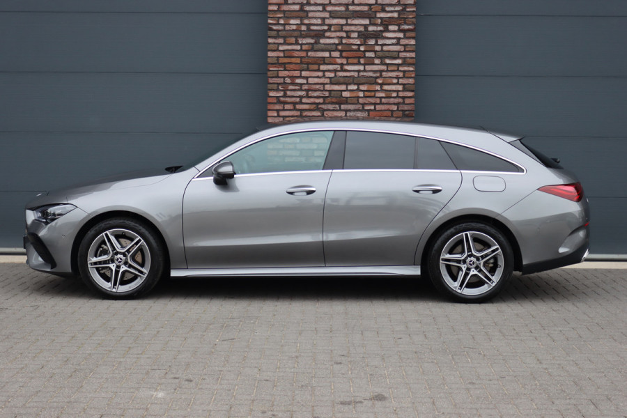 Mercedes-Benz CLA-Klasse Shooting Brake 250 e AMG Line | Facelift | Distronic | Surround Camera | Verwarmd Stuurwiel | Keyless Go | Sfeerverlichting | Apple Carplay/Android Auto | Multibeam LED |