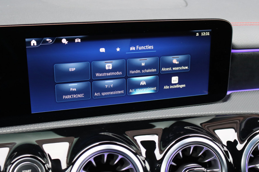 Mercedes-Benz CLA-Klasse Shooting Brake 250 e AMG Line | Facelift | Distronic | Surround Camera | Verwarmd Stuurwiel | Keyless Go | Sfeerverlichting | Apple Carplay/Android Auto | Multibeam LED |