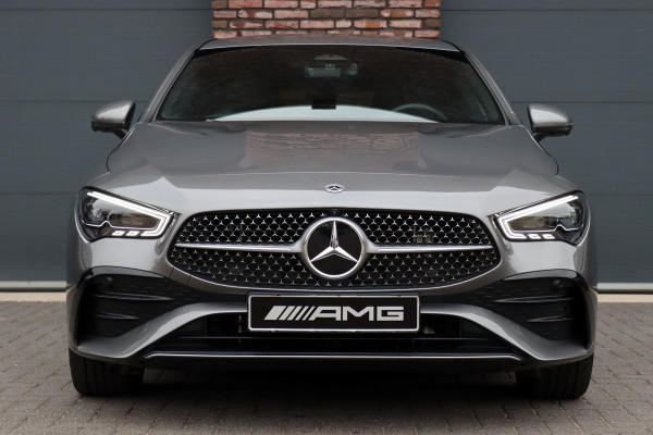 Mercedes-Benz CLA-Klasse Shooting Brake 250 e AMG Line | Facelift | Distronic | Surround Camera | Verwarmd Stuurwiel | Keyless Go | Sfeerverlichting | Apple Carplay/Android Auto | Multibeam LED |