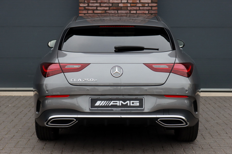 Mercedes-Benz CLA-Klasse Shooting Brake 250 e AMG Line | Facelift | Distronic | Surround Camera | Verwarmd Stuurwiel | Keyless Go | Sfeerverlichting | Apple Carplay/Android Auto | Multibeam LED |