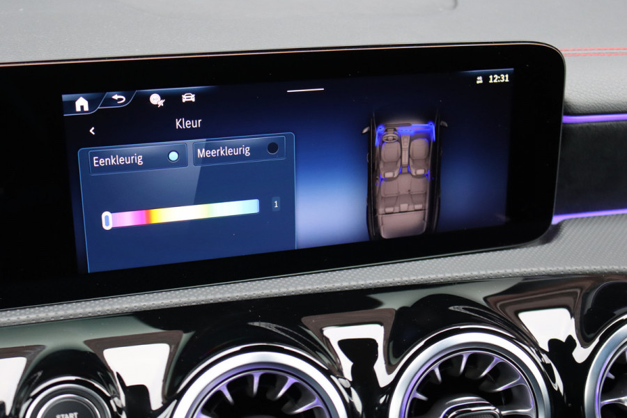 Mercedes-Benz CLA-Klasse Shooting Brake 250 e AMG Line | Facelift | Distronic | Surround Camera | Verwarmd Stuurwiel | Keyless Go | Sfeerverlichting | Apple Carplay/Android Auto | Multibeam LED |