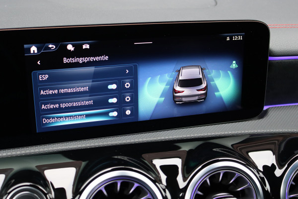Mercedes-Benz CLA-Klasse Shooting Brake 250 e AMG Line | Facelift | Distronic | Surround Camera | Verwarmd Stuurwiel | Keyless Go | Sfeerverlichting | Apple Carplay/Android Auto | Multibeam LED |