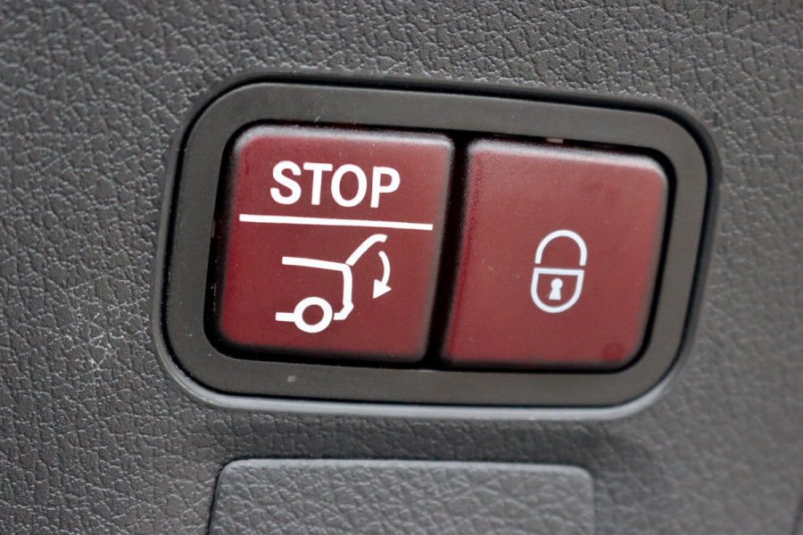 Mercedes-Benz CLA-Klasse Shooting Brake 250 e AMG Line | Facelift | Distronic | Surround Camera | Verwarmd Stuurwiel | Keyless Go | Sfeerverlichting | Apple Carplay/Android Auto | Multibeam LED |