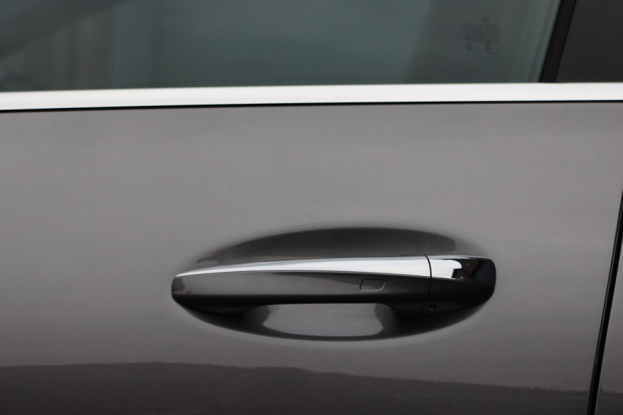 Mercedes-Benz CLA-Klasse Shooting Brake 250 e AMG Line | Facelift | Distronic | Surround Camera | Verwarmd Stuurwiel | Keyless Go | Sfeerverlichting | Apple Carplay/Android Auto | Multibeam LED |