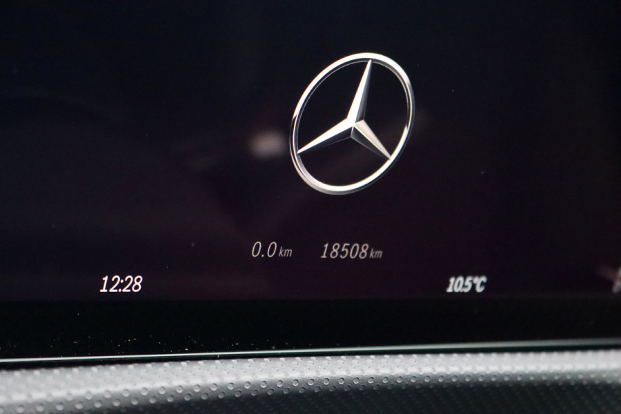 Mercedes-Benz CLA-Klasse Shooting Brake 250 e AMG Line | Facelift | Distronic | Surround Camera | Verwarmd Stuurwiel | Keyless Go | Sfeerverlichting | Apple Carplay/Android Auto | Multibeam LED |