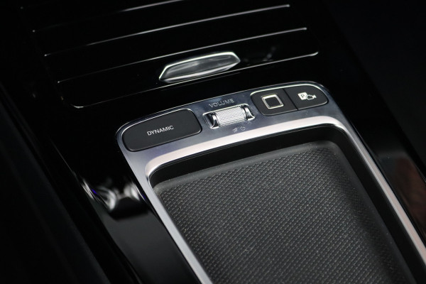 Mercedes-Benz CLA-Klasse Shooting Brake 250 e AMG Line | Facelift | Distronic | Surround Camera | Verwarmd Stuurwiel | Keyless Go | Sfeerverlichting | Apple Carplay/Android Auto | Multibeam LED |