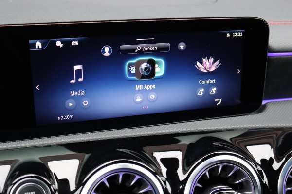 Mercedes-Benz CLA-Klasse Shooting Brake 250 e AMG Line | Facelift | Distronic | Surround Camera | Verwarmd Stuurwiel | Keyless Go | Sfeerverlichting | Apple Carplay/Android Auto | Multibeam LED |