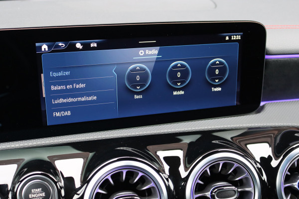 Mercedes-Benz CLA-Klasse Shooting Brake 250 e AMG Line | Facelift | Distronic | Surround Camera | Verwarmd Stuurwiel | Keyless Go | Sfeerverlichting | Apple Carplay/Android Auto | Multibeam LED |