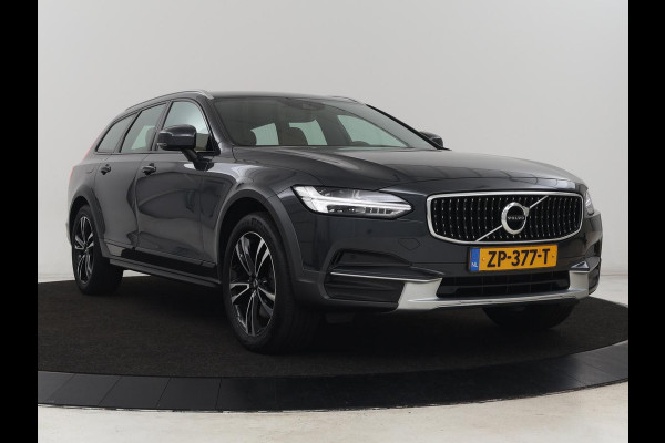 Volvo V90 Cross Country 2.0 T5 AWD | Leder | Trekhaak | Stoelverwarming | Adaptive cruise | Camera | Carplay | 19'' | Navigatie | DAB | Digital Cockpit