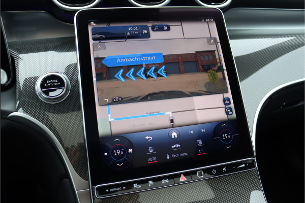 Mercedes-Benz GLC Coupé 300e 4MATIC Premium AMG Line | Distronic+ | Burmester | Memory | Trekhaak | Panoramadak | Surround Camera | Keyless Go | Digital Light | Rijassistentiepakket+ |